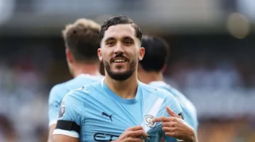 رقمي 14 تمريرة.. ريان شرقي يتصدر إصدر التمريرات بالدوري الإنجليزي